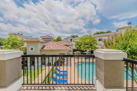 Monticello Oaks Townhomes - Photo 11 of 33